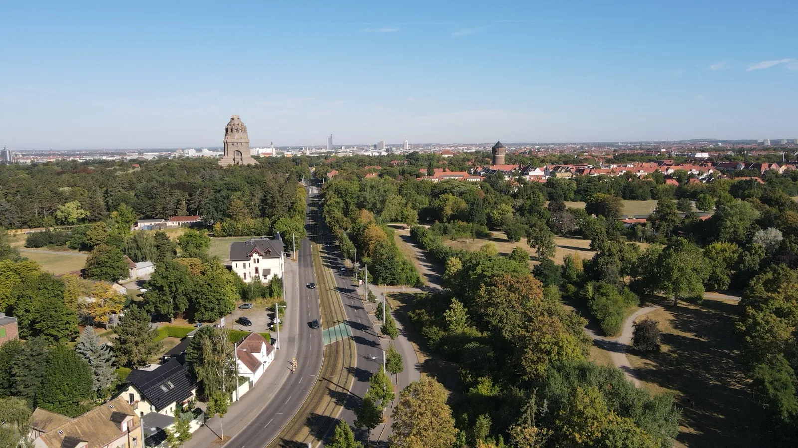 Luftaufnahme der Region Leipzig mit Völkerschlachtdenkmal